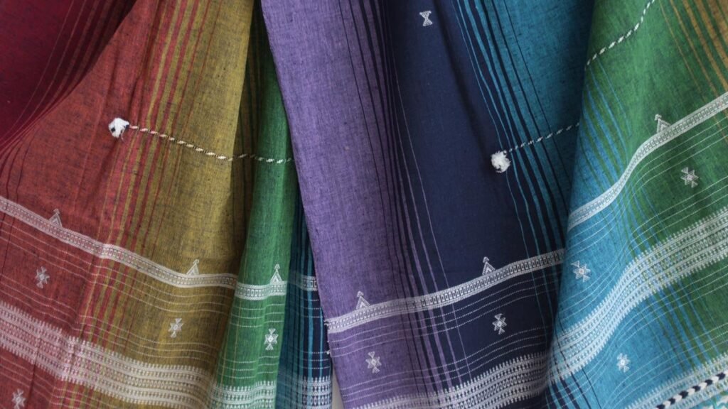 Handwoven Kala-cotton dupatta at Shilphaat.com