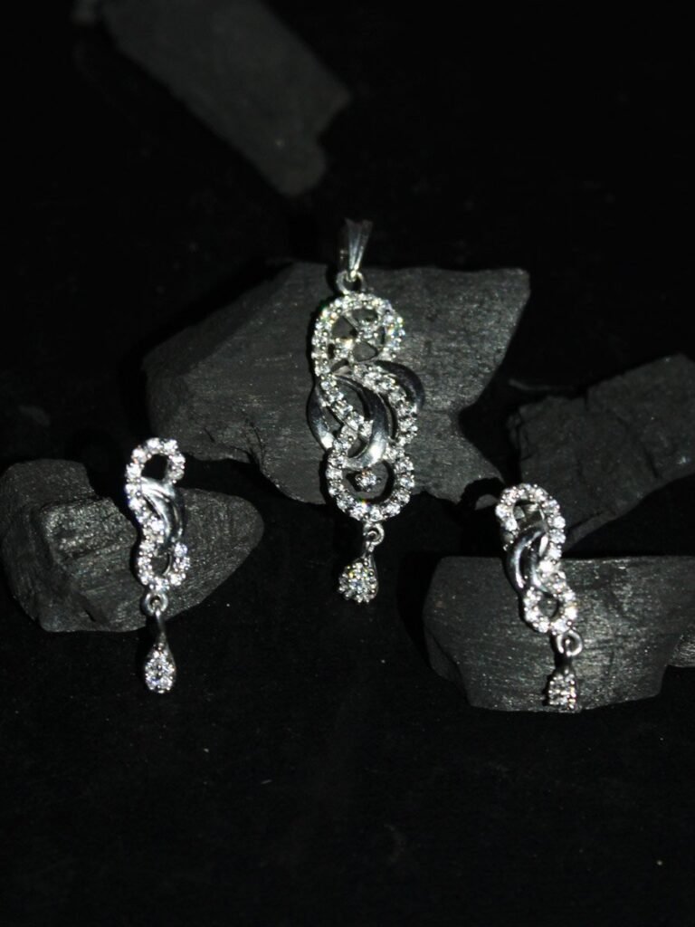 zircon-fitter-pure-silver-earrings-pendant-set Shilphaat