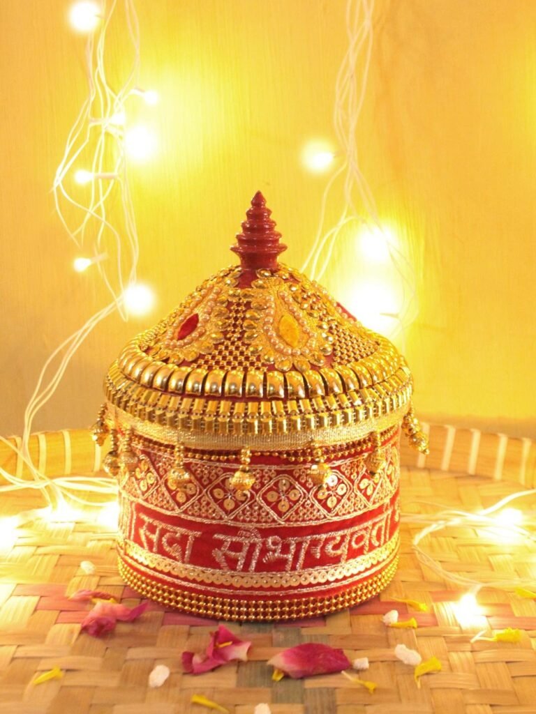 Sada-saubhagayvati-lace-wood-Sinhora at Shilphaat.com